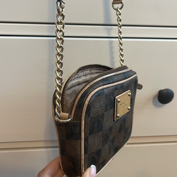 Michael Kors Monogram Crossbody - Picture 7 of 8